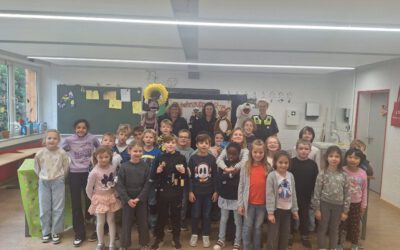 Verkehrspuppenbühne in der OGS